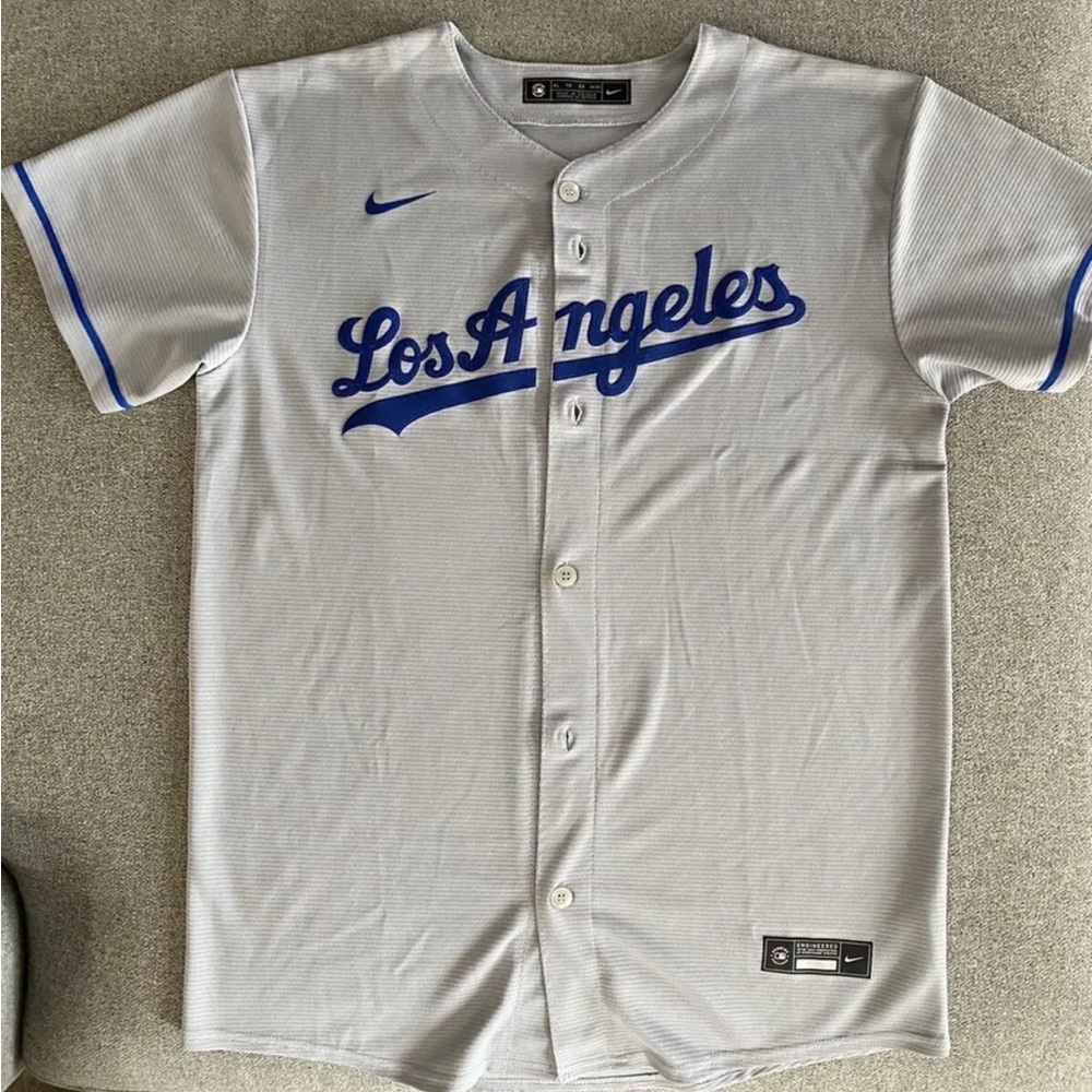 los angeles dodgers jersey Youth XL fits Like small In men